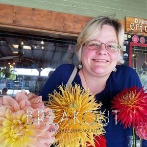 Meet your Posher, Stephanie